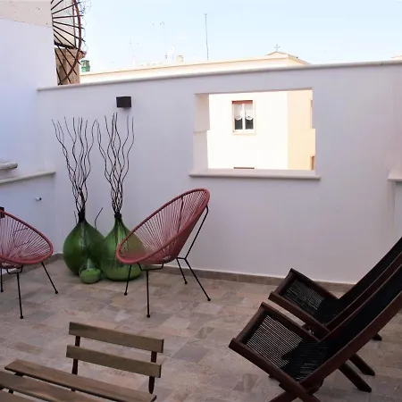 Konukevi La Felicia 3*